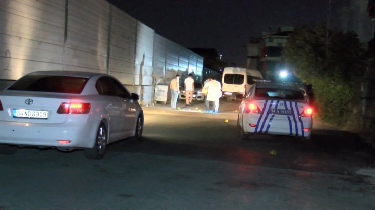 Pendik'te iki grup arasında çıkan silahlı kavgada 2 kişi yaralandı