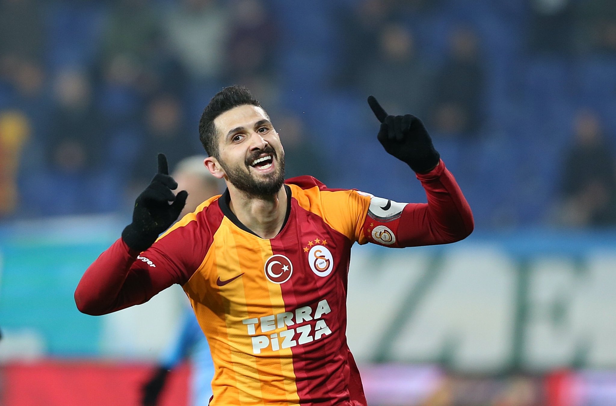0x0-galatasarayda-emre-akbaba-geldigi-gibi-istatistikleri-altust-etti-1581670781965.jpg