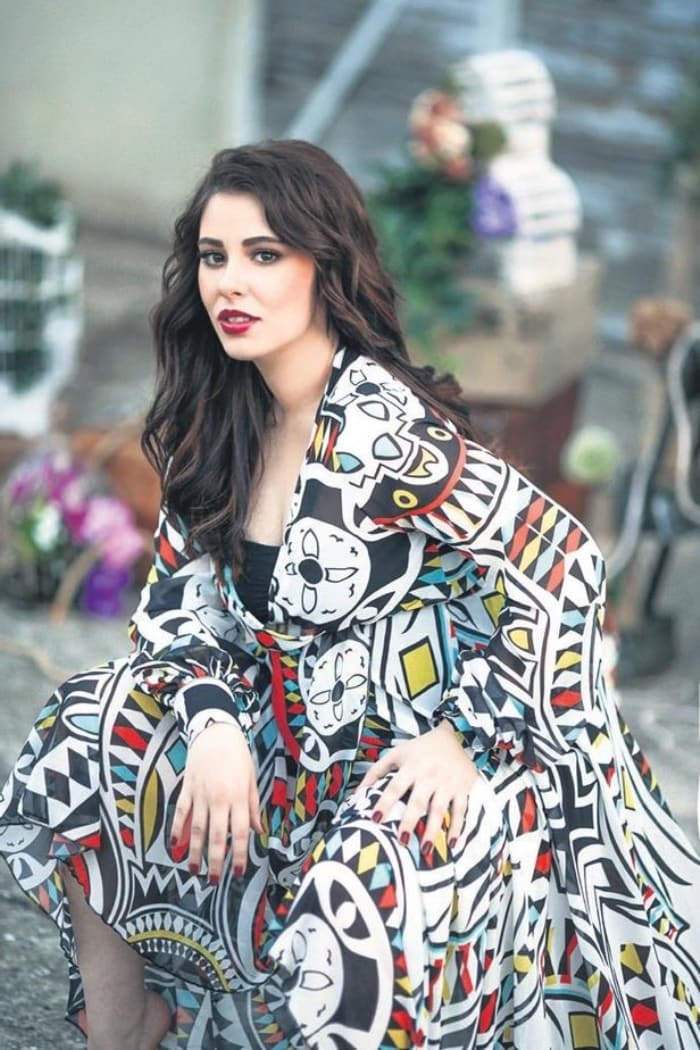 Ferdi Tayfur'un kızı Tuğçe Tayfur Tolga Bayar ile yasak aşk mı yaşıyor?