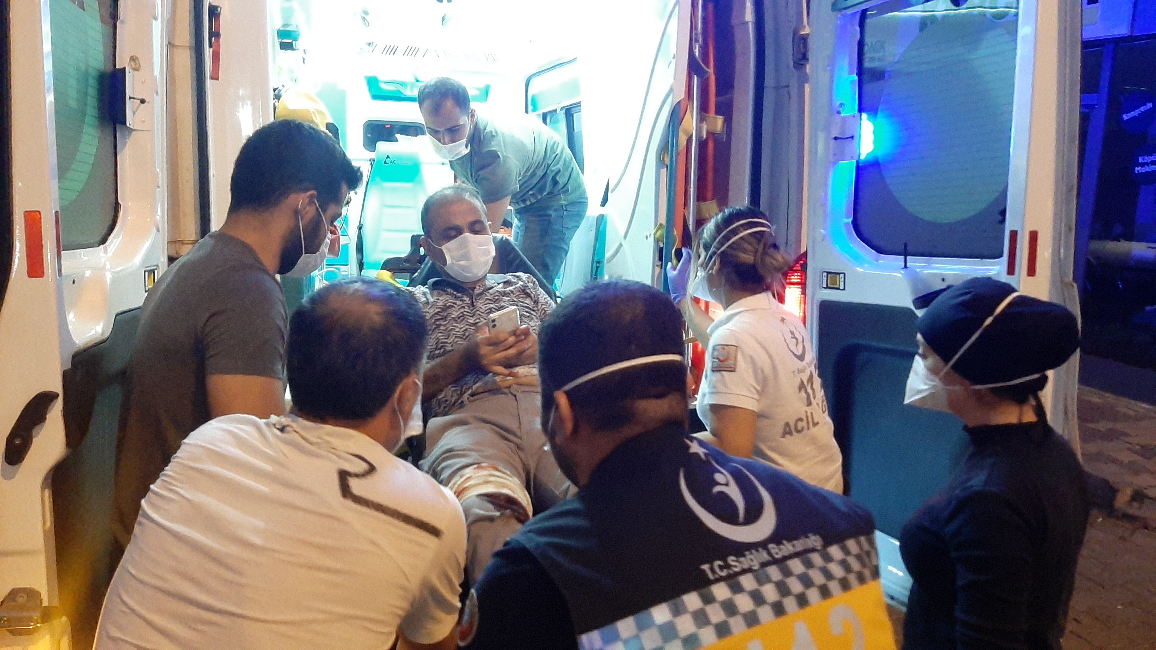 Korkunç olay! Sokak ortasında kimliği belirsiz şahsın silahlı saldırına uğradı