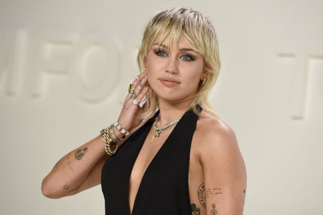 Miley Cyrus, "Artık beynim çalışmıyor" diyerek veganlığı bıraktı