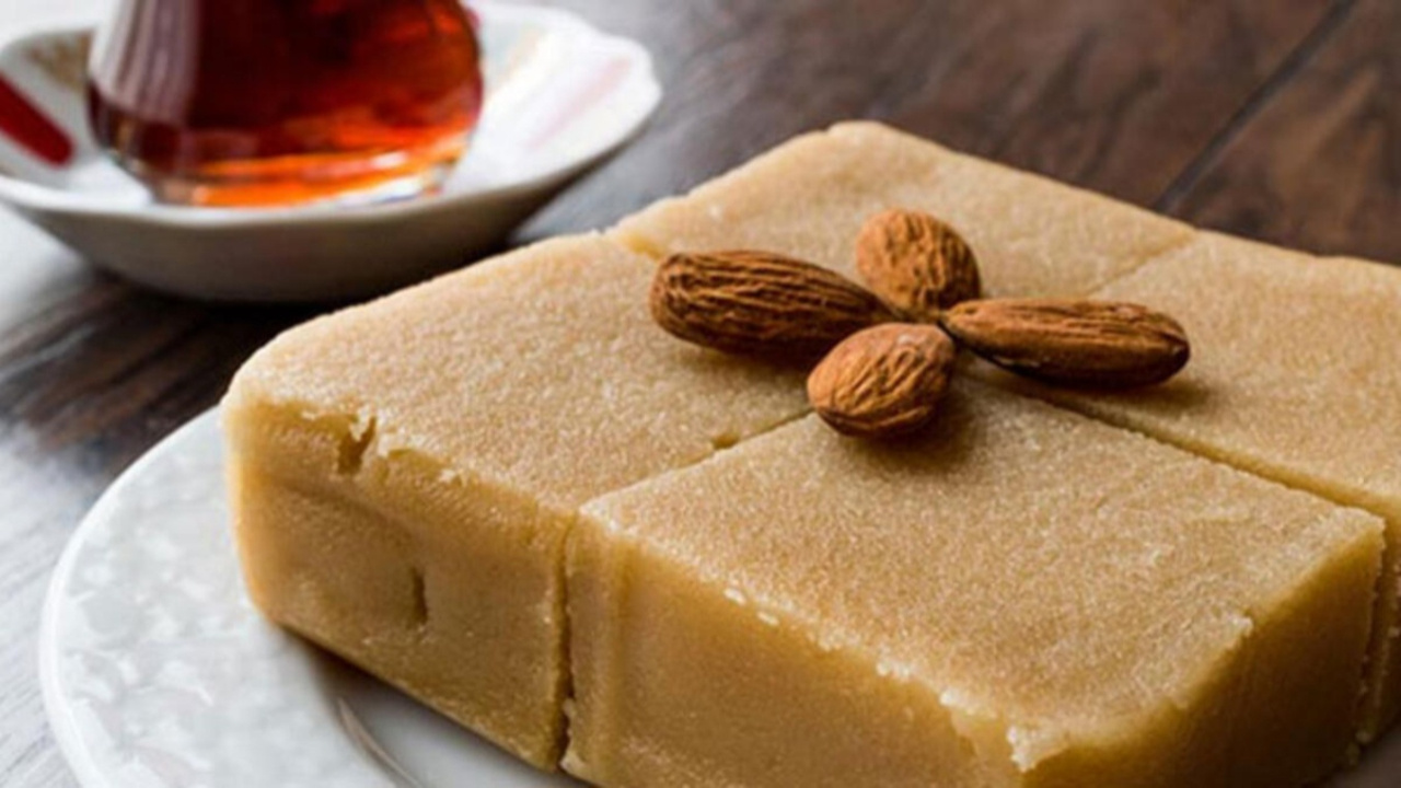 Un helvası tarifi, yapılışı, malzemeleri | Un helvası nasıl yapılır?