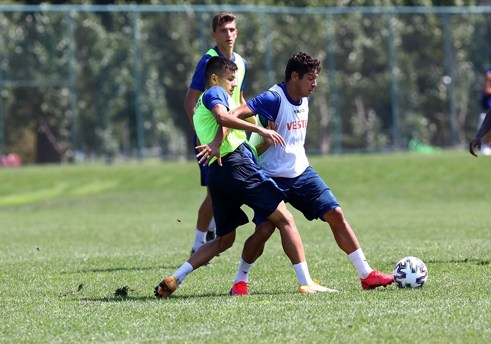 Trabzonspor ile Çaykur Rizespor arasında hazırlık maçı oynanacak.