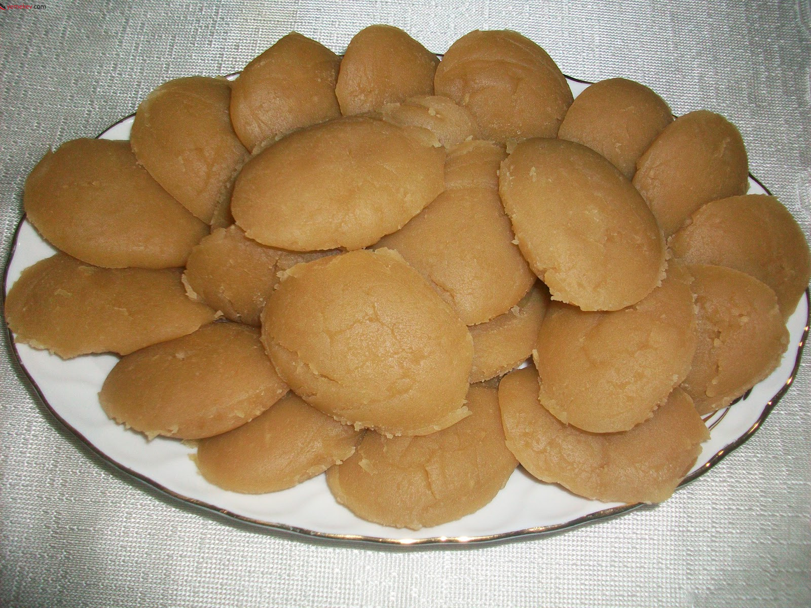 Un helvası tarifi, yapılışı, malzemeleri | Un helvası nasıl yapılır?