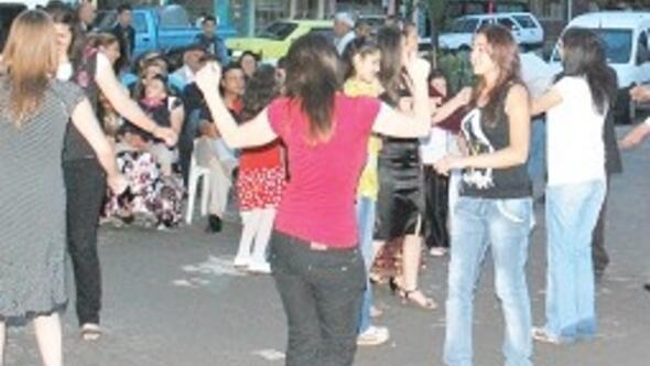 Ankara'da sokak düğünleri de yasaklandı!