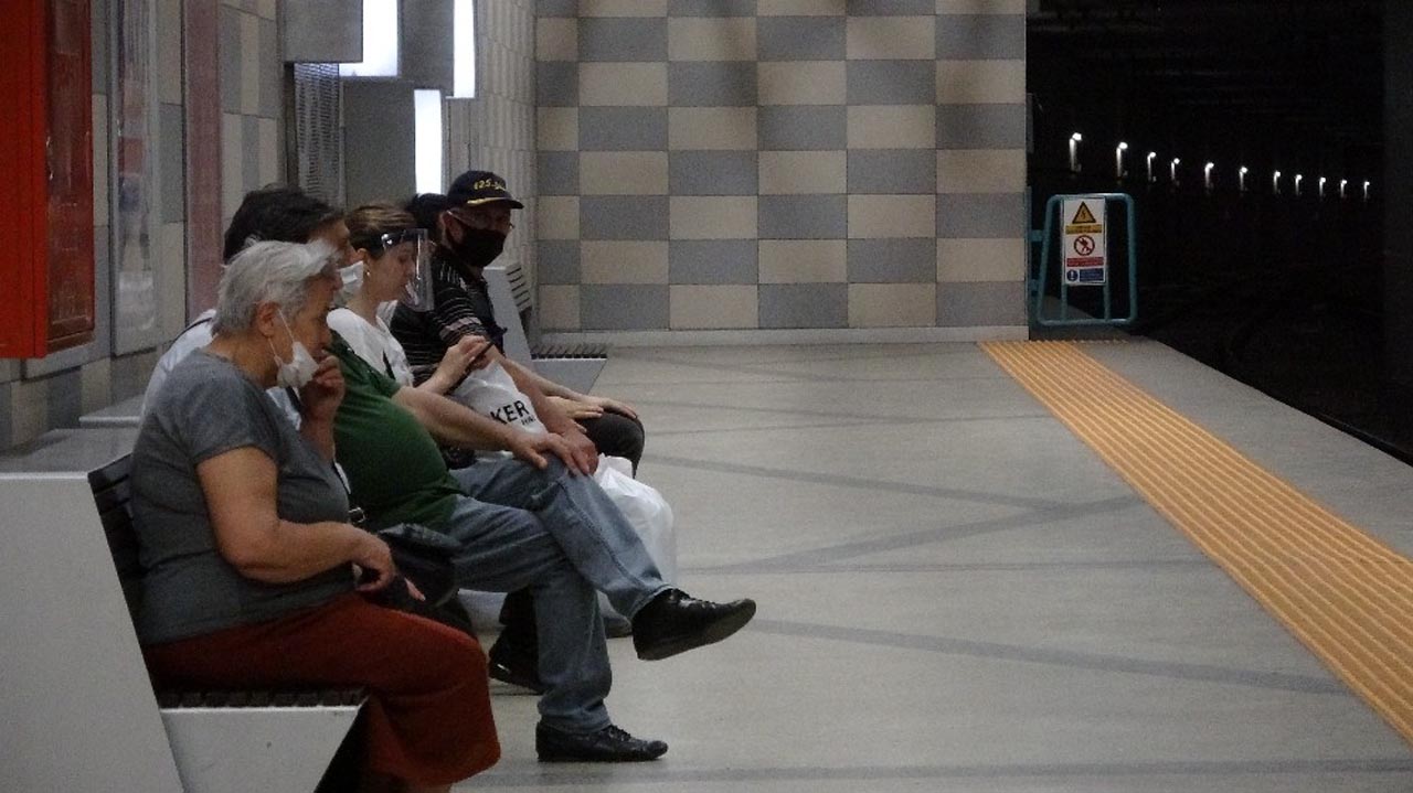 Bursa’da 65 yaş üstü vatandaşlara toplu ulaşım yasağı 