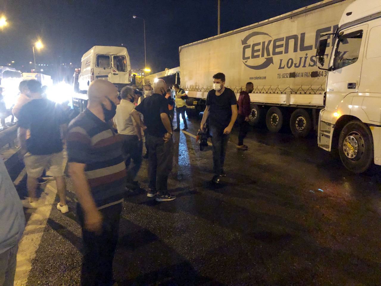 Zincirleme kaza meydana geldi! TEM otoyolu Ankara istikameti ulaşıma kapandı