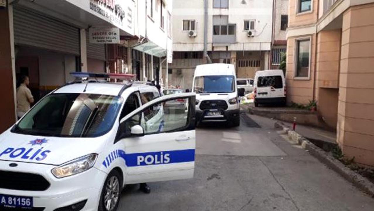 Gaziosmanpaşa'da kadın cinayeti! 18 yaşındaki eşinin boğazını kesti