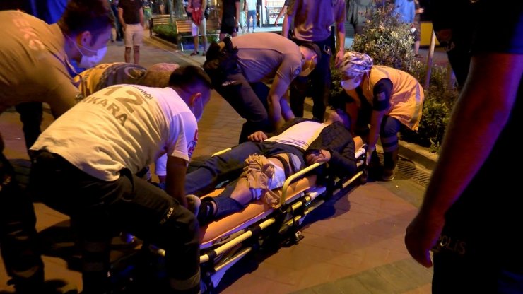 Ankara'nın Çankaya İlçesinde sokakta silahlı saldırı sonucu 1 kişi yaralandı