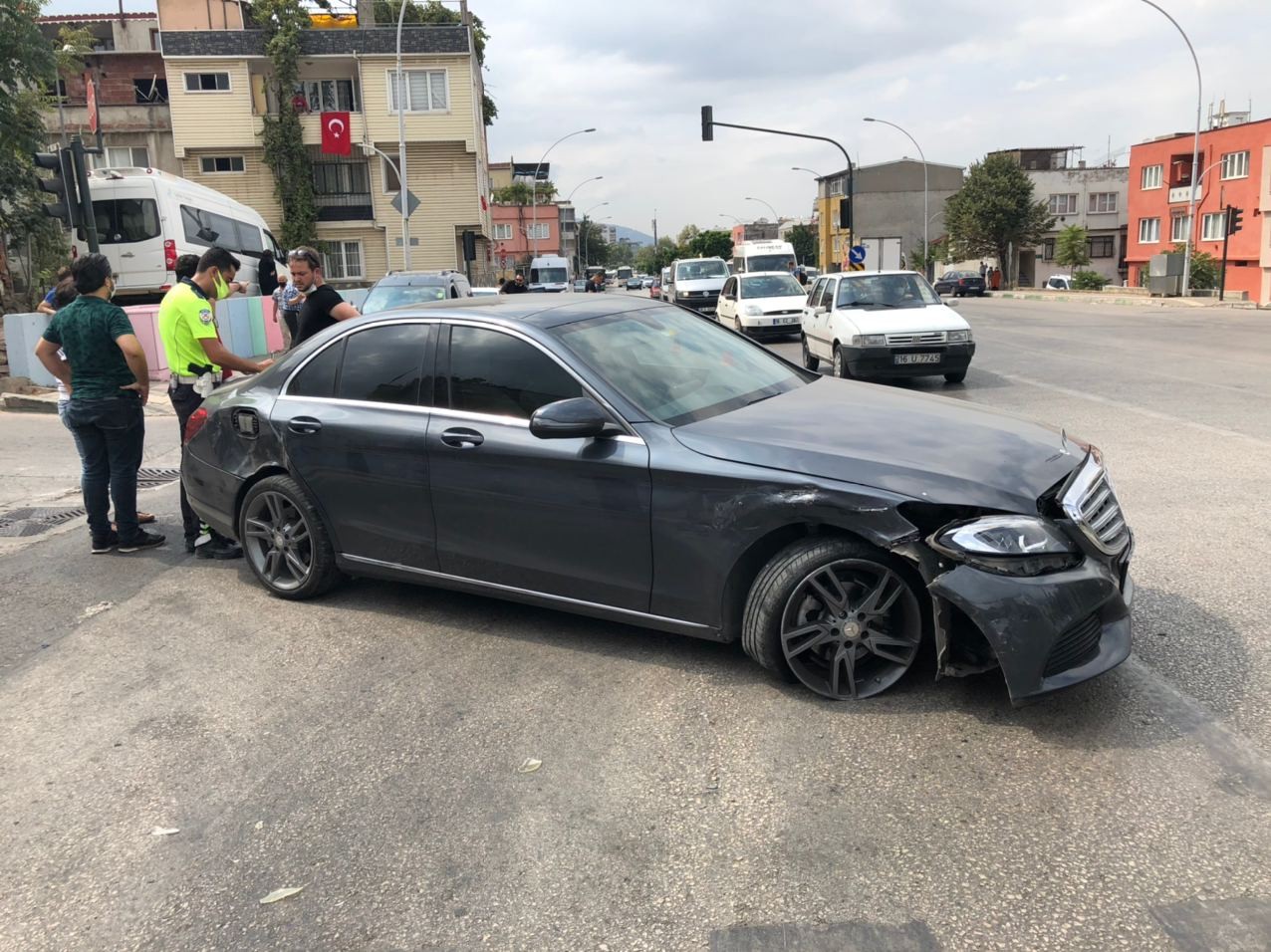 Araba çarpan oğlunun yanına gidecekti! Hastane yolunda aracıyla takla attı