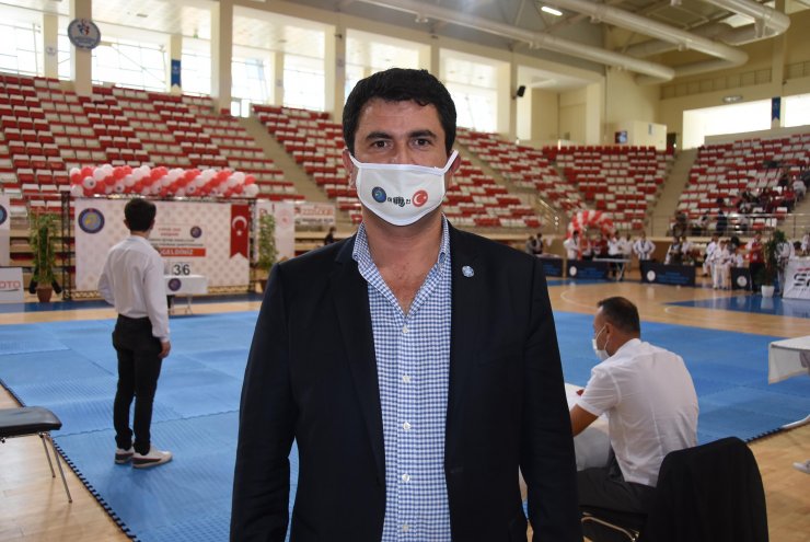 İşitme Engelliler Tekvando Poomsae Türkiye Şampiyonası Şehit Anıl Gül Spor Salonu'nda başladı