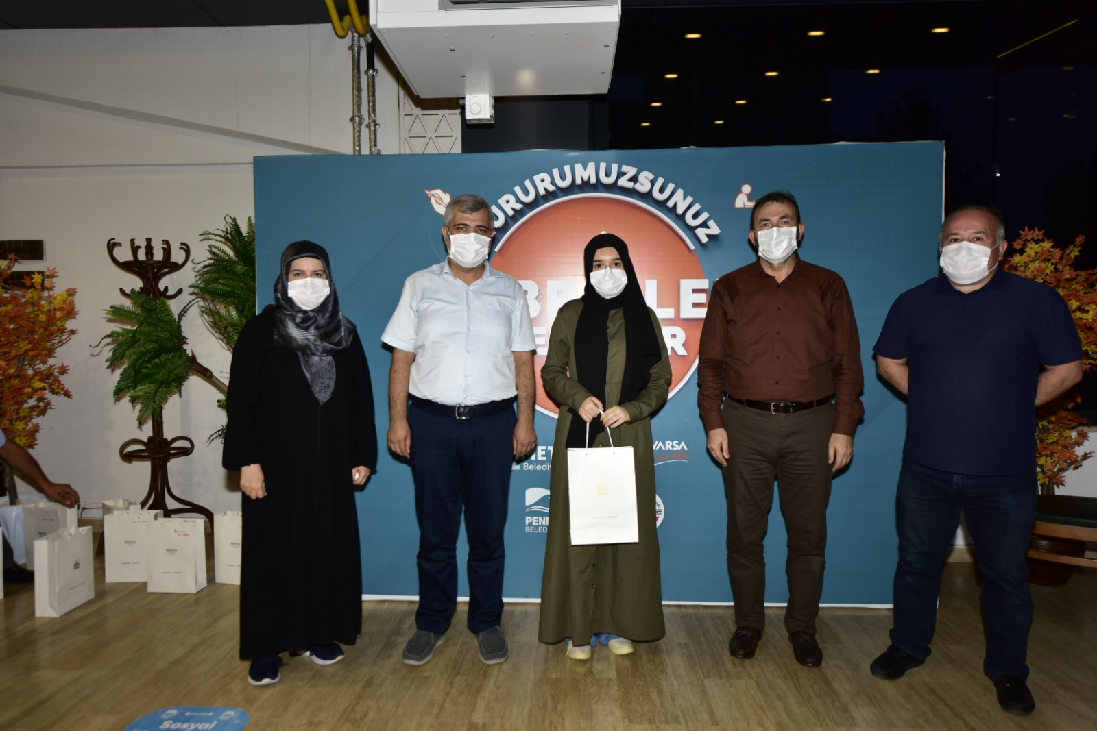 Pendik Belediye Başkanı Ahmet Cin'den YKS'de ilk 1000'e girenlere özel kutlama!