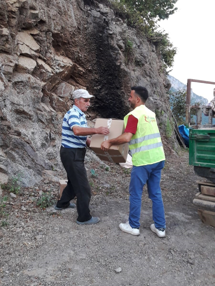 Pendik Belediyesi'nden Giresun'daki afetzedelere yardım eli!