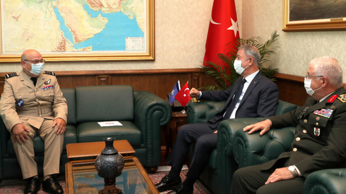Milli Savunma Bakanı Hulusi Akar, NATO Askeri Komite Başkanı Peach ile görüştü 