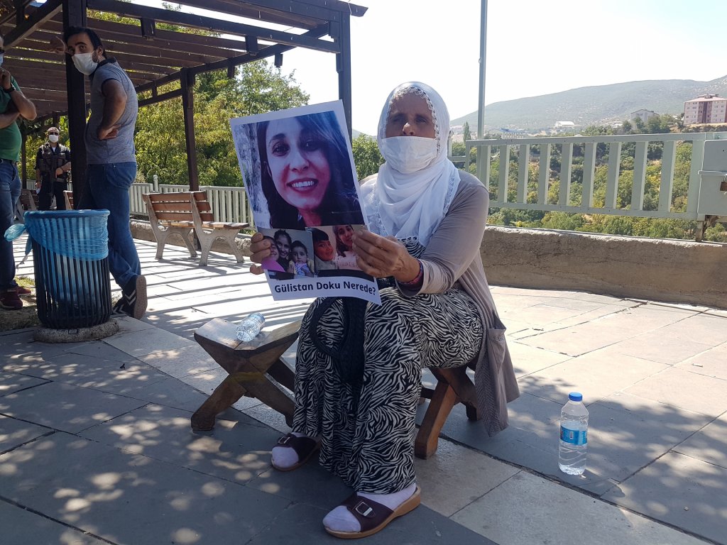 Gülistan Doku için oturma eylemi: Ailesi taleplerinin karşılanmasını istiyor