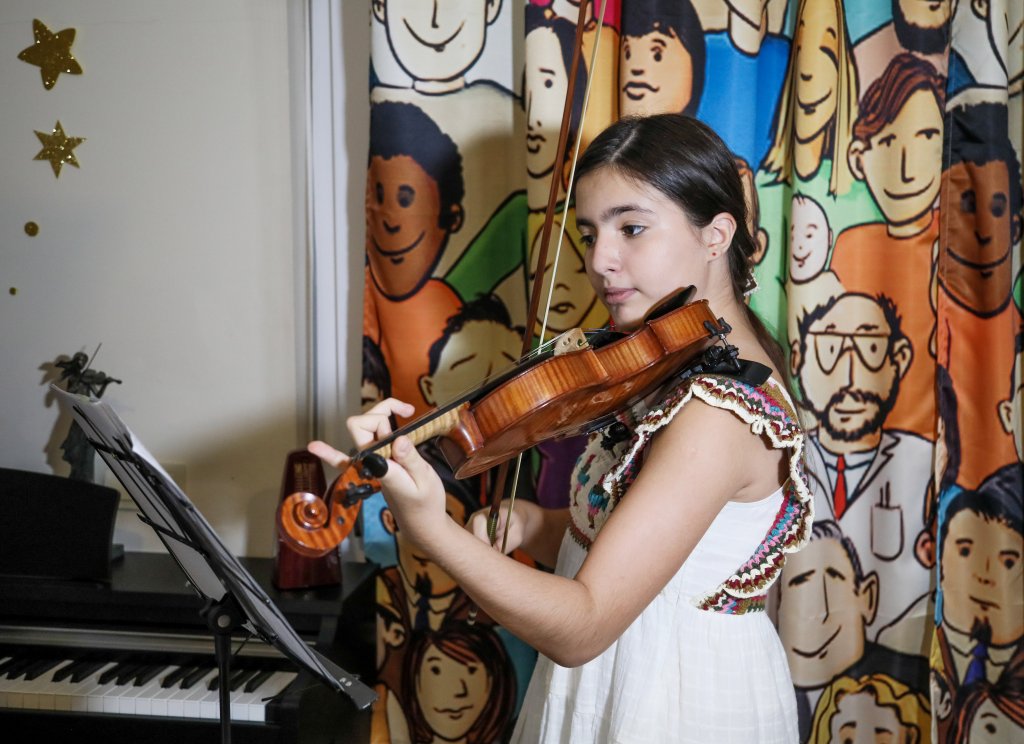 8. sınıf öğrencisi Elif Su, Türkiye'ye 10 uluslararası ödül kazandırddı