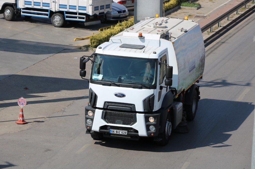 Kocaeli'deki karayollarında temizlik çalışmaları