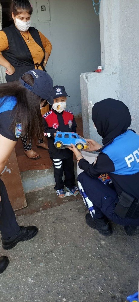 Emniyet Müdürü, 5 yaşındaki çocuğun polis olma hayalini gerçekleştirdi