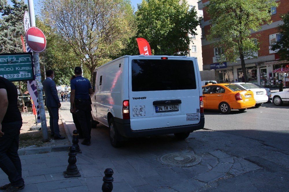 iha-Ankara'da soygun: 4.4 milyon lira kayıp var-4-t.jpg