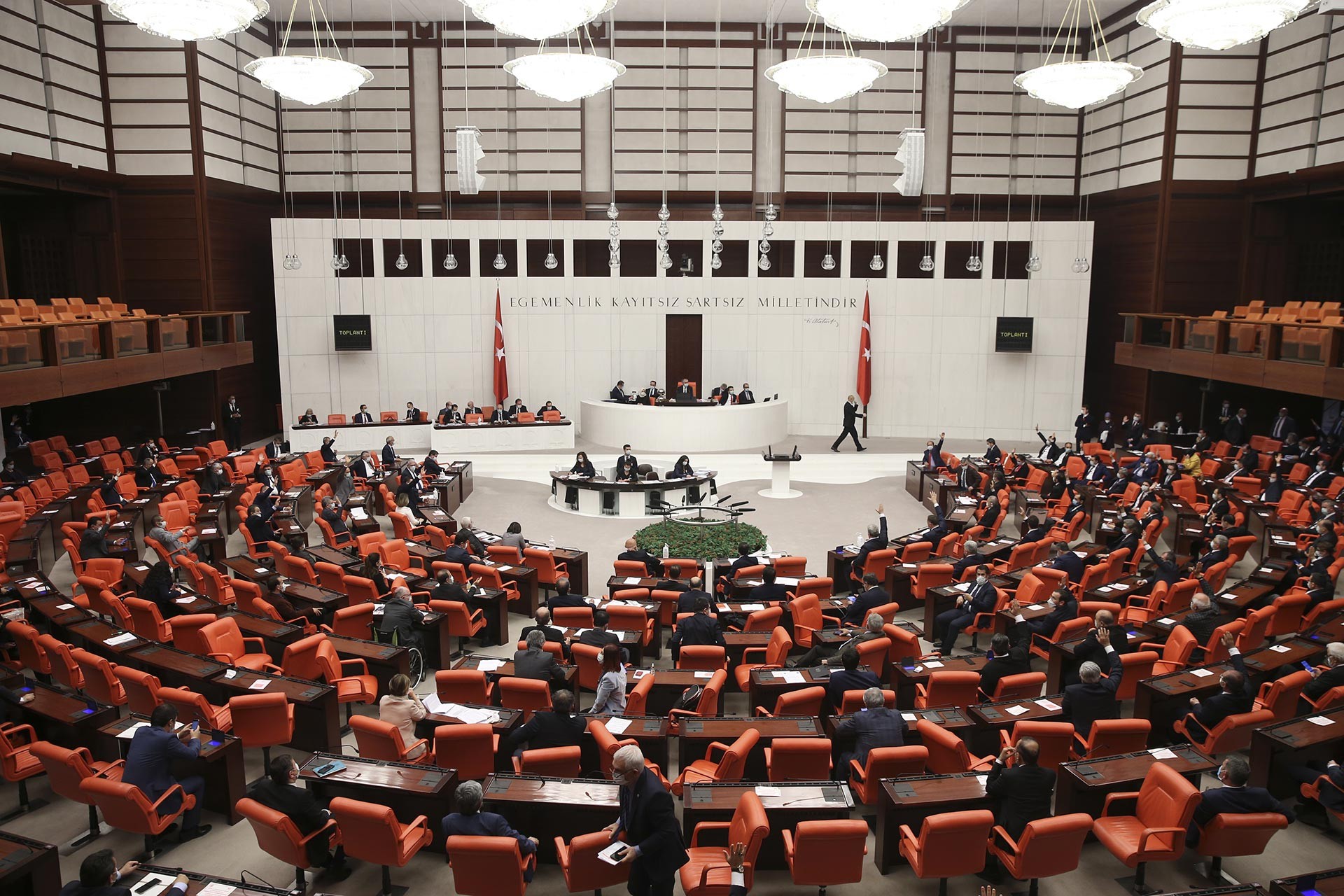 TBMM'den üzen haber! Bir personel Kovid-19'dan öldü