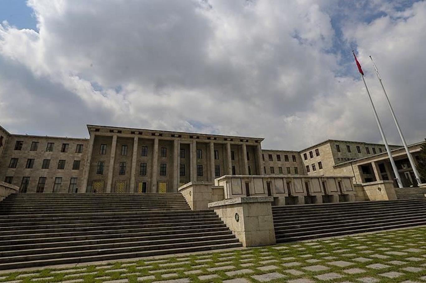 TBMM'den üzen haber! Bir personel Kovid-19'dan öldü