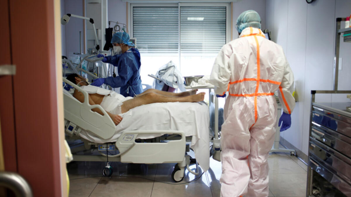 Hasta doktor yüzlerce korona hastasına umut oldu