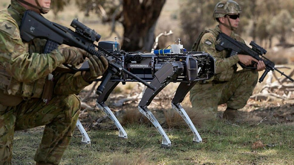 Pentagon robot köpekleri test etti