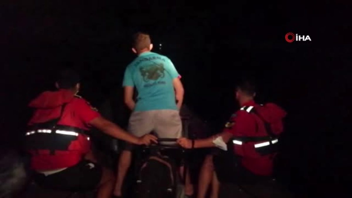 Muğla'da mahsur kalan 2 kişiyi jandarma kurtardı