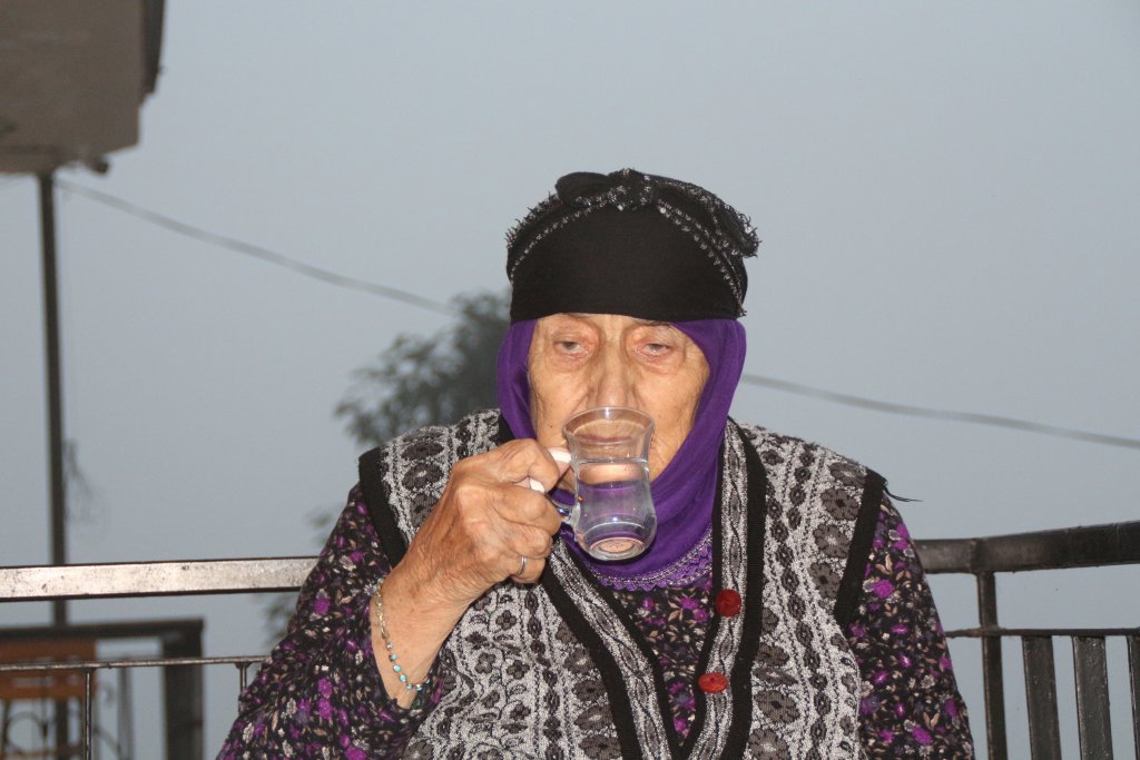 97 yaşındaki Havva nineden koronavirüs açıklaması: O beni yenecekken ben onu yendim!