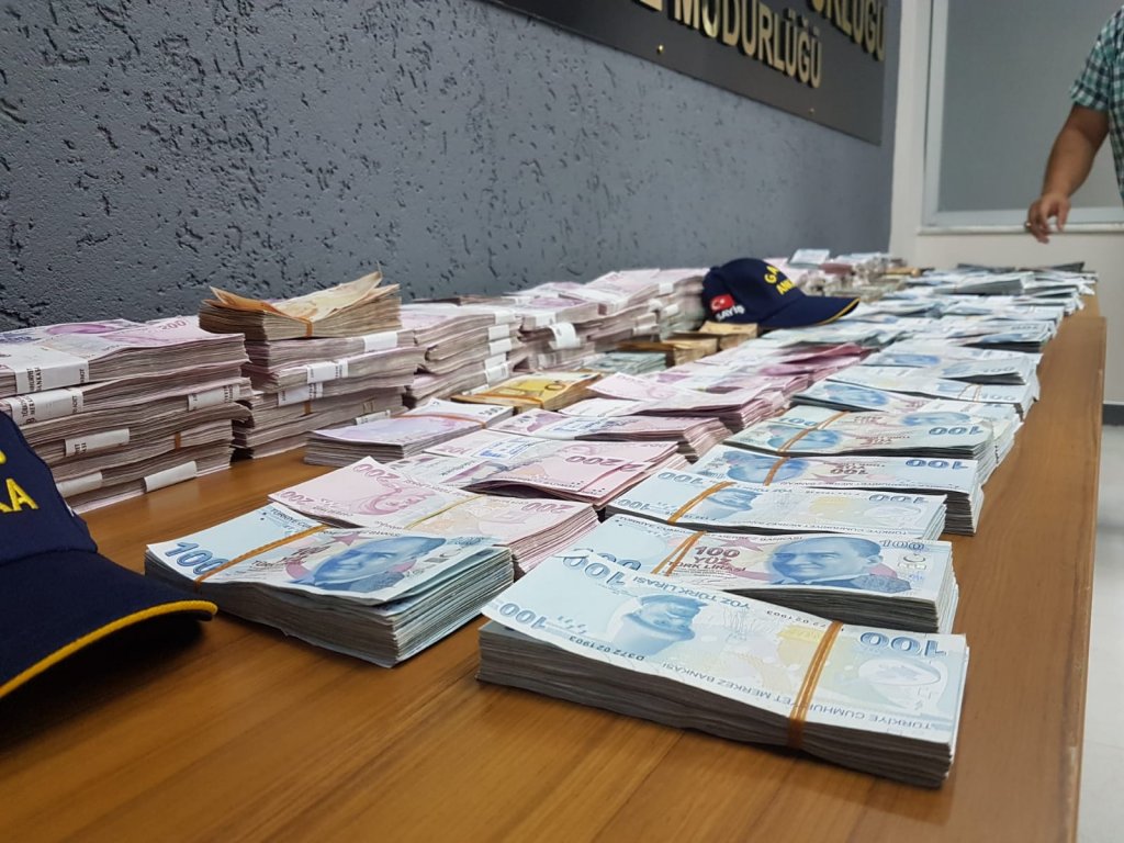 Ankara'da bankadan 4 milyon lira çalan görevli yakalandı