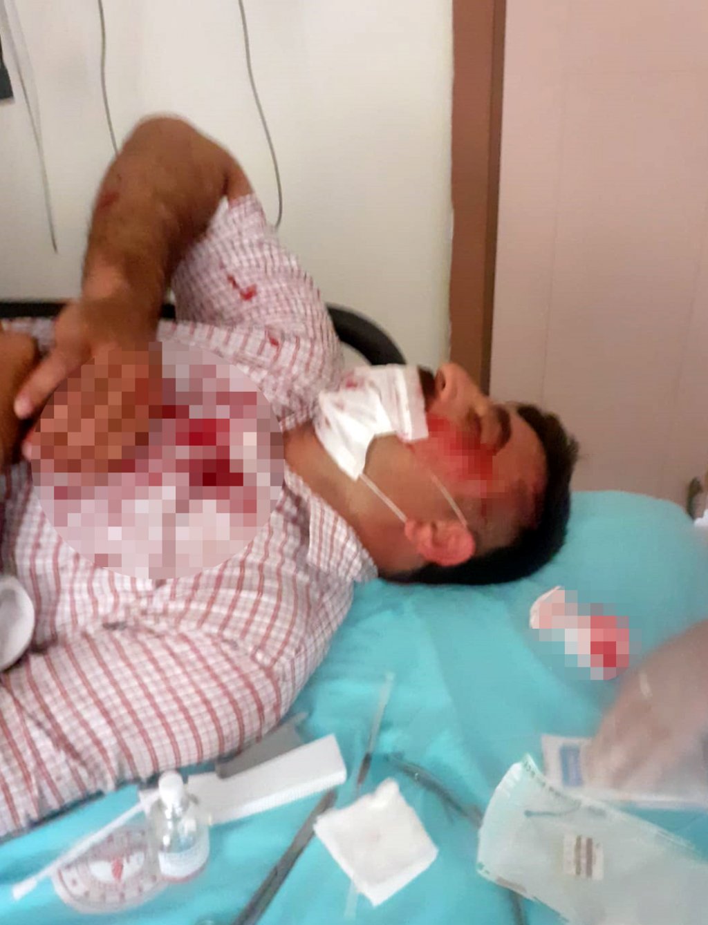 Akrabaları darbetti, sosyal medyadan yardım istedi: Ölmeden önce sesimi duyun!