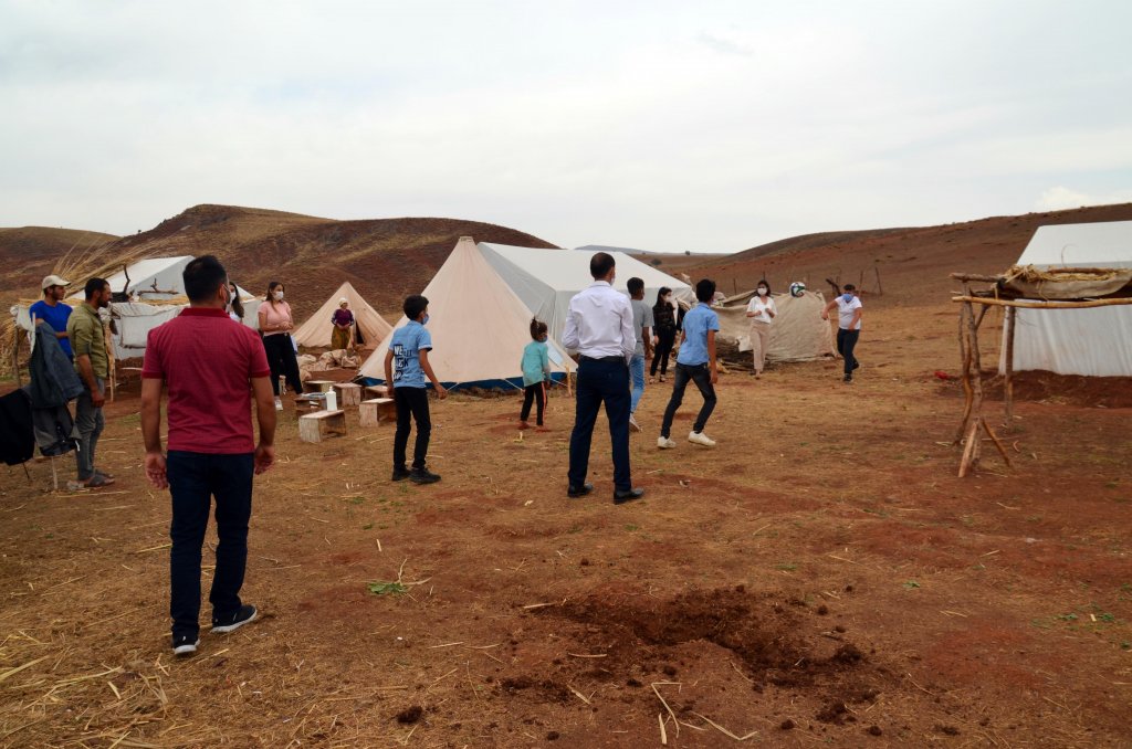 Muş'ta internet erişimi olmayan yayladaki çocuklara destek