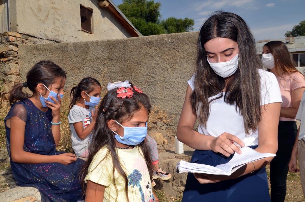 Muş'ta internet erişimi olmayan yayladaki çocuklara destek