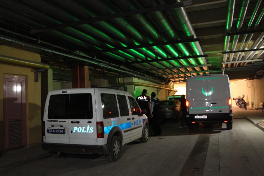 Batman'da boğazı bıçakla kesilmiş erkek cesedi bulundu