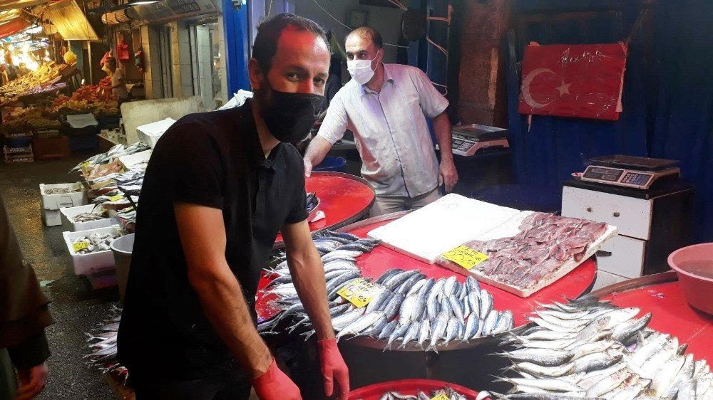 Balık çok, talep az, fiyat yüksek