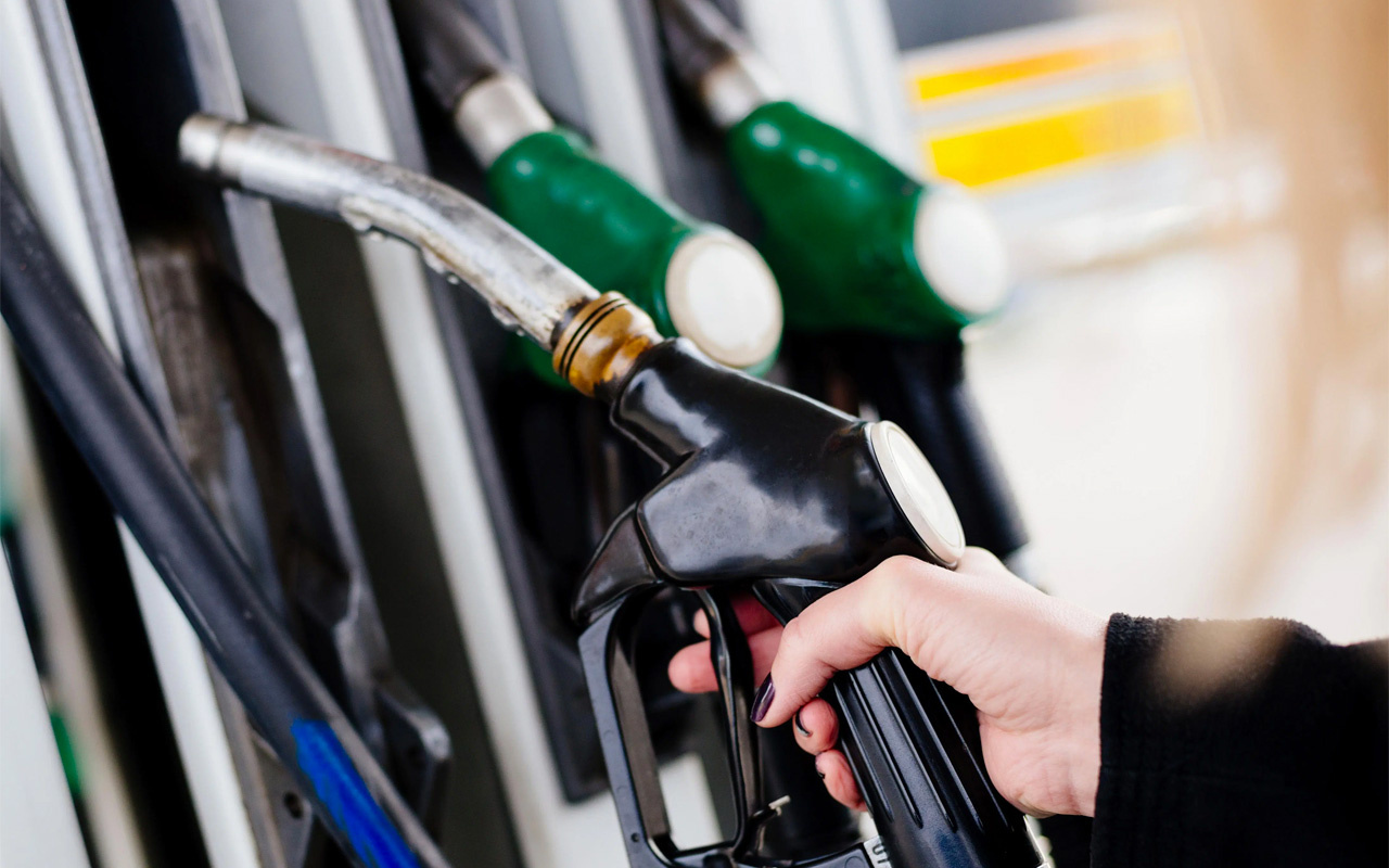 Araç sahiplerine müjde! Motorine bir kez daha indirim geliyor