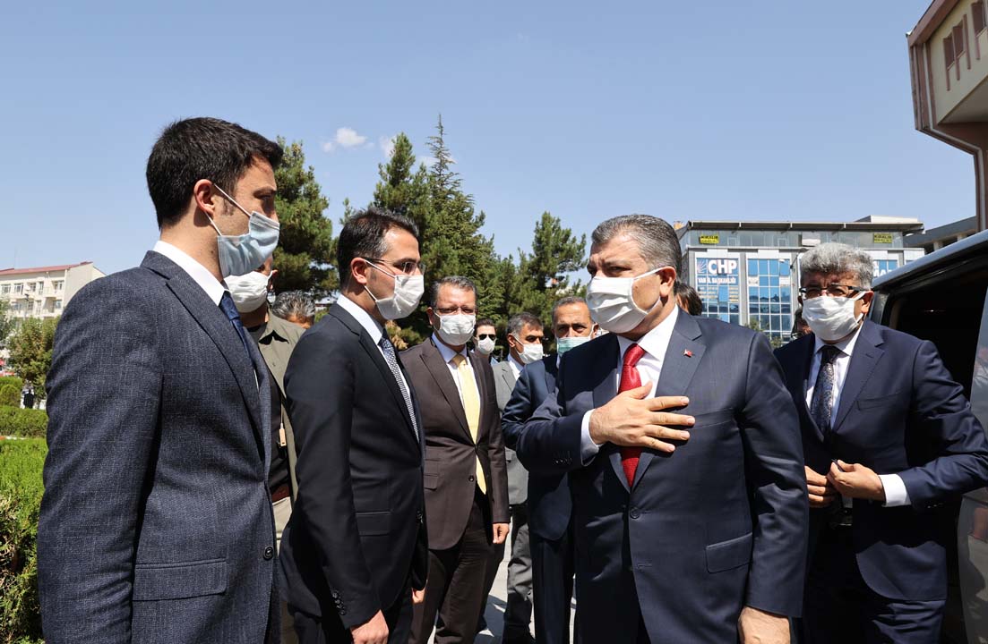 Bakan Koca'dan koronavirüs açıklaması: Tekrar bir artış yaşanıyor