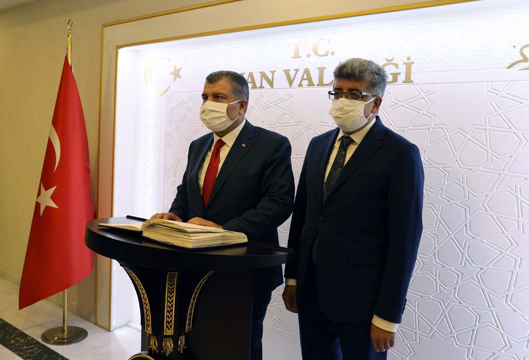 Bakan Koca'dan koronavirüs açıklaması: Tekrar bir artış yaşanıyor