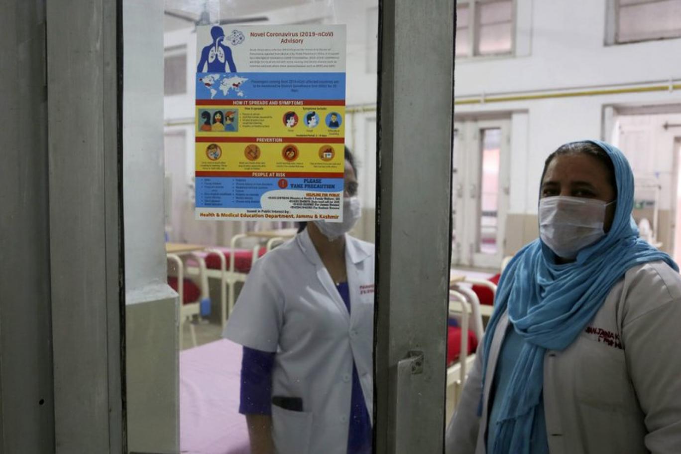 Sağlık çalışanları kendilerini feda ediyor