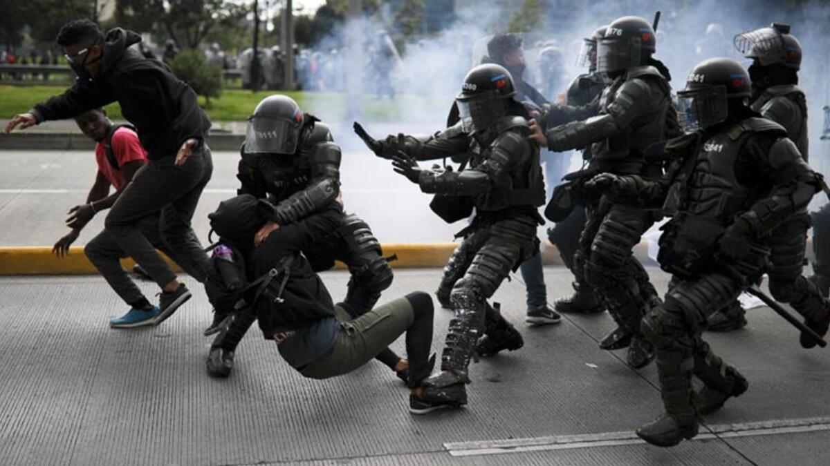 Kolombiya'da sosyal mesafeye uymayan avukat, polis tarafından öldürüldü