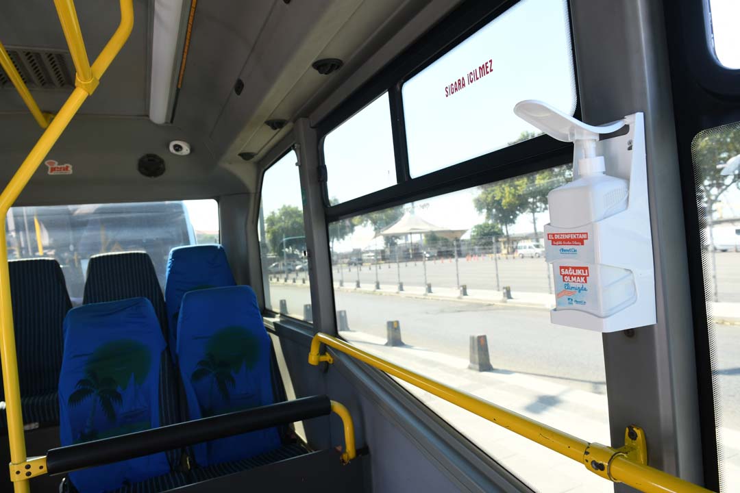 Pendik Belediyesi'nden Gebze-Harem minibüslerine dezenfektan desteği!