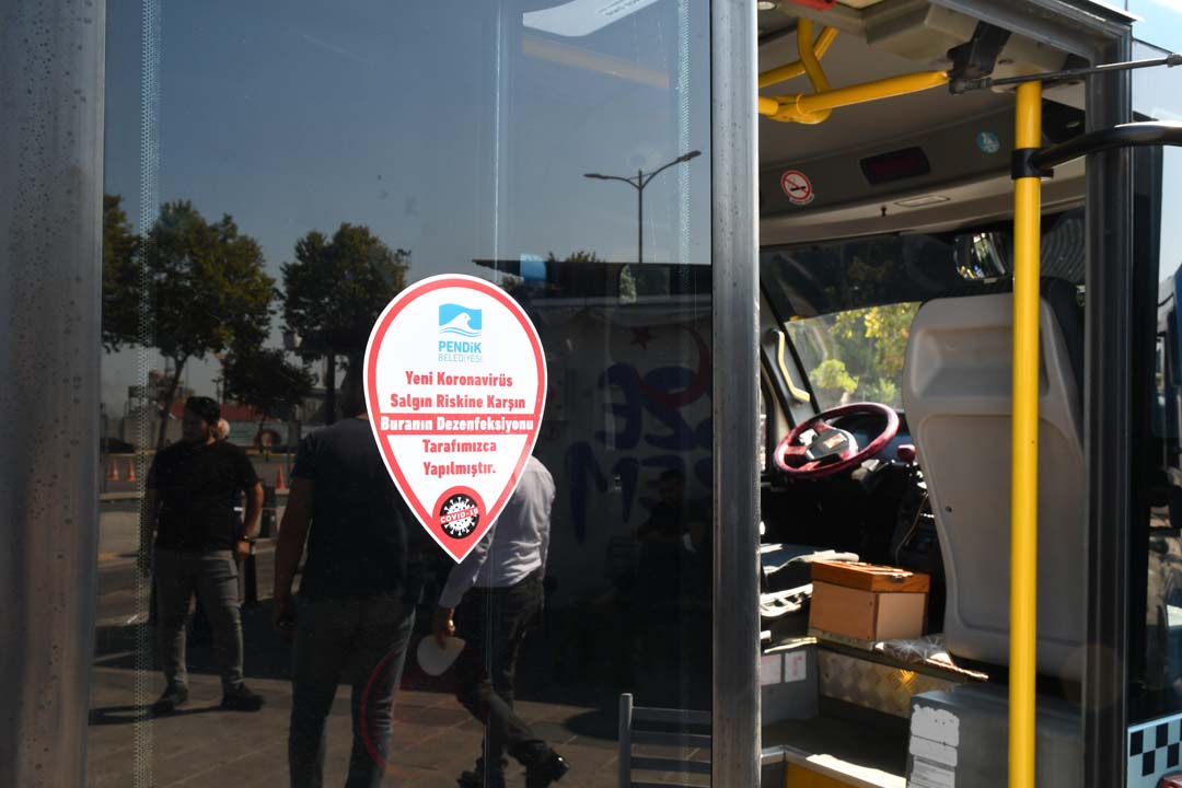 Pendik Belediyesi'nden Gebze-Harem minibüslerine dezenfektan desteği!