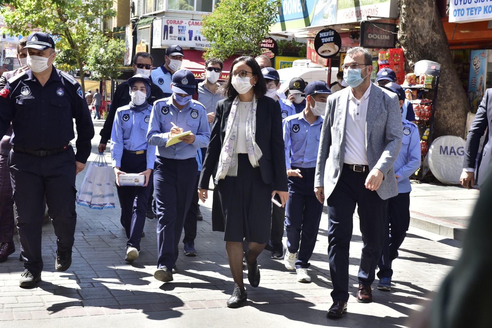 Pendik'te küçük zabıtalardan büyük koronavirüs denetimi!