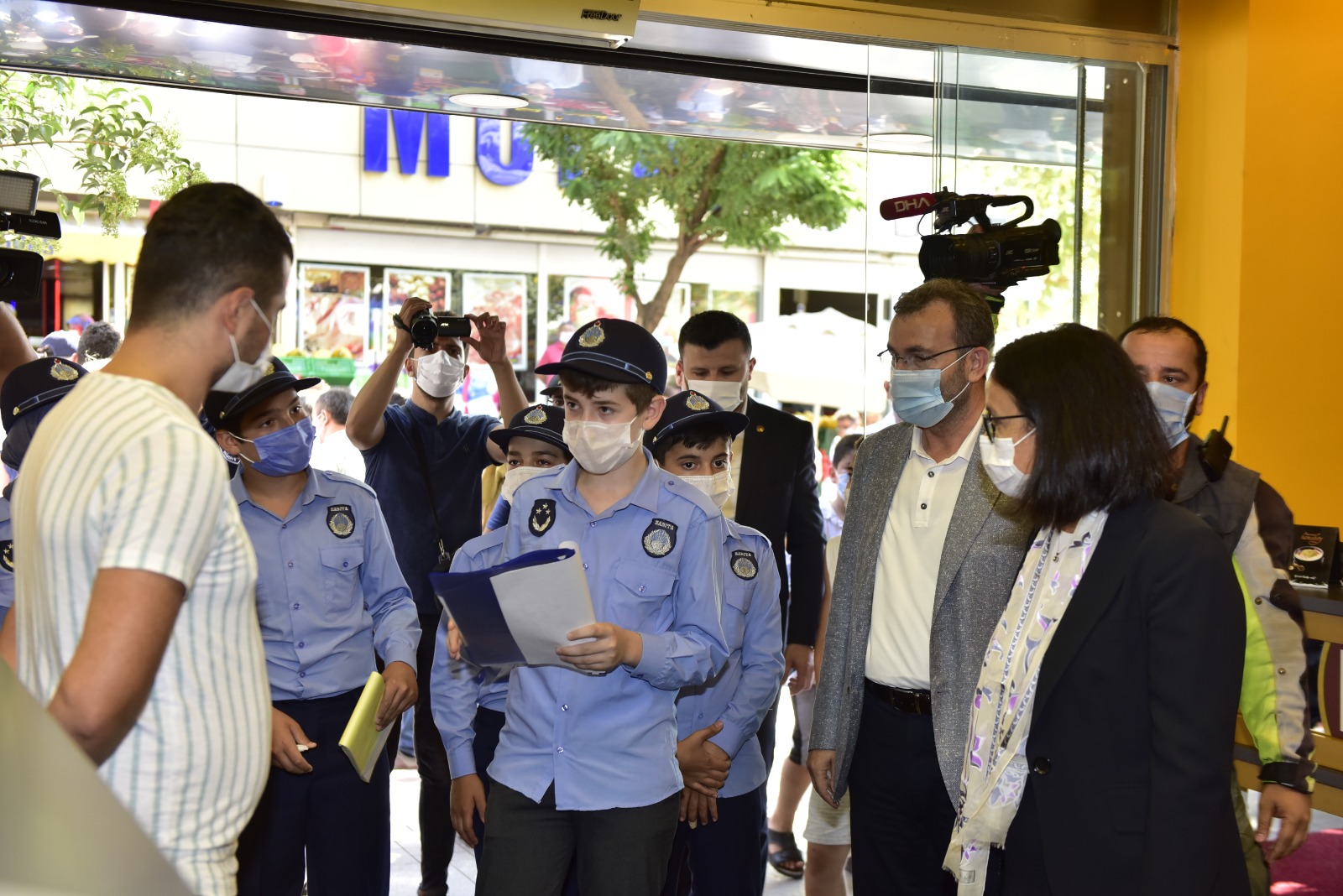 Pendik'te küçük zabıtalardan büyük koronavirüs denetimi!