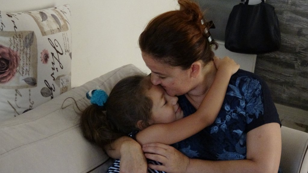 Mahkeme babası taarfından annesi öldürülen Efsa'ya annesinin soyadını verdi