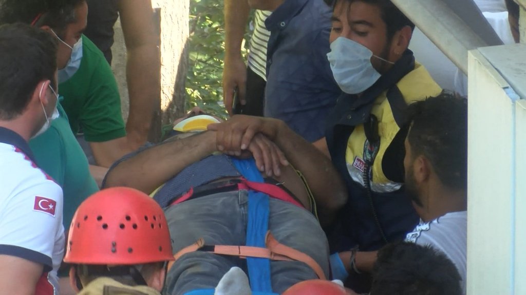 Sarıyer'de otomobil 15 metre yüksekten yere çakıldı: 1 yaralı