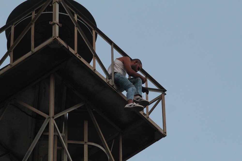 35 metrelik kuleden intihar girişimi