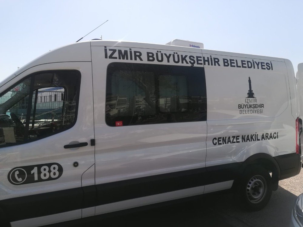 Arabalı vapurdan denize atlayan şahsın cansız bedeni karaya vurdu