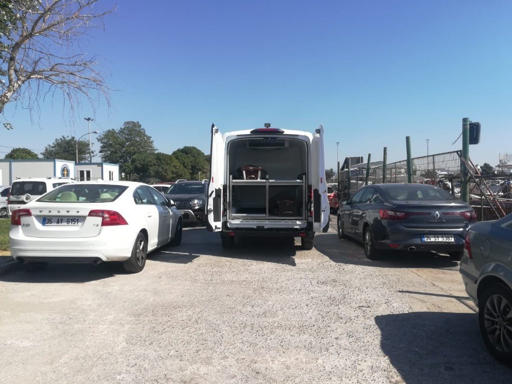 Arabalı vapurdan denize atlayan şahsın cansız bedeni karaya vurdu