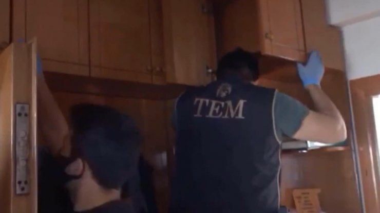 Küçükçekmece'de molotof ve ses bombası atan 2 kişi yakalandı